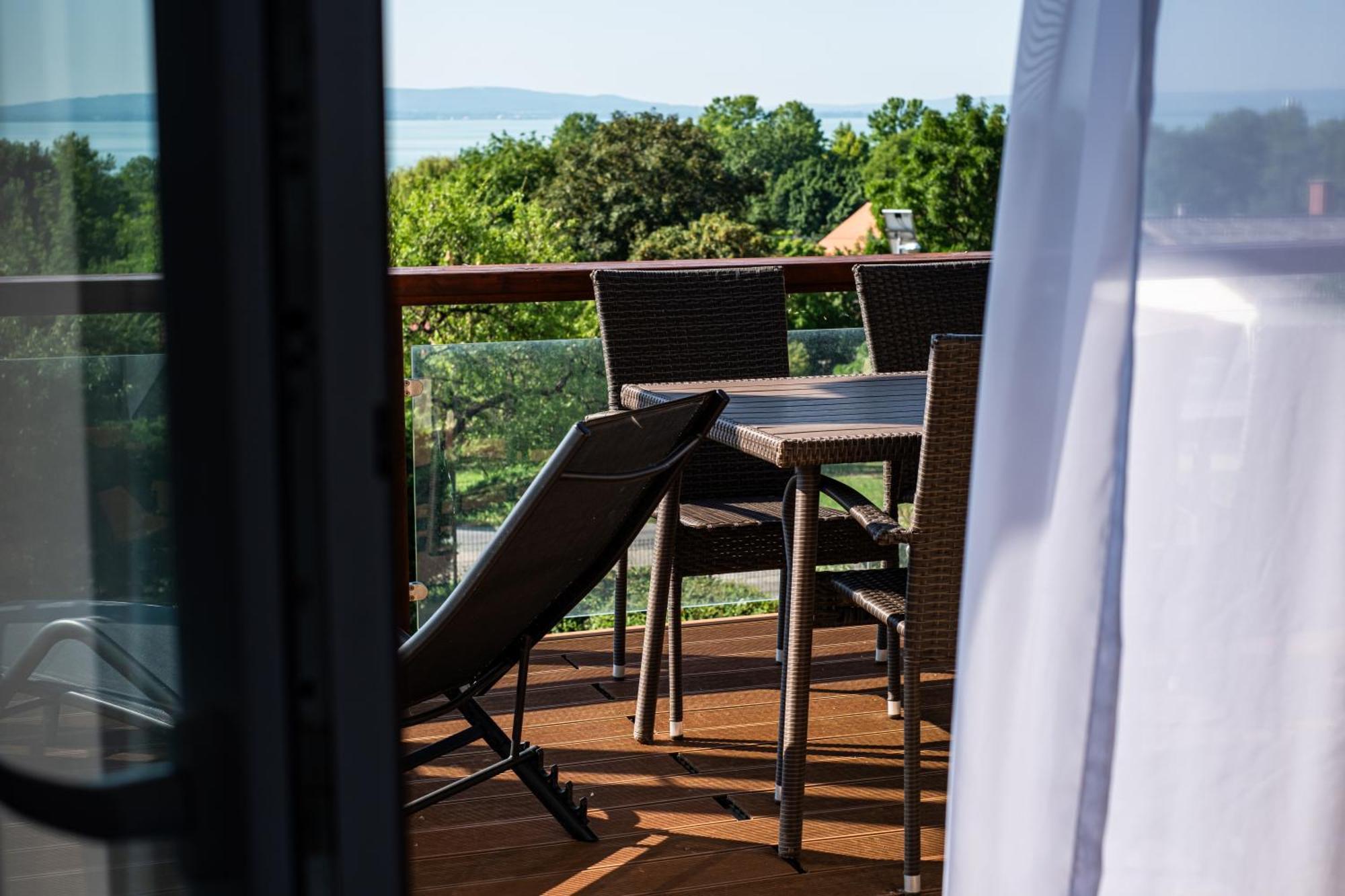 Aranymandula Apartmanok Balatonakali Exterior foto