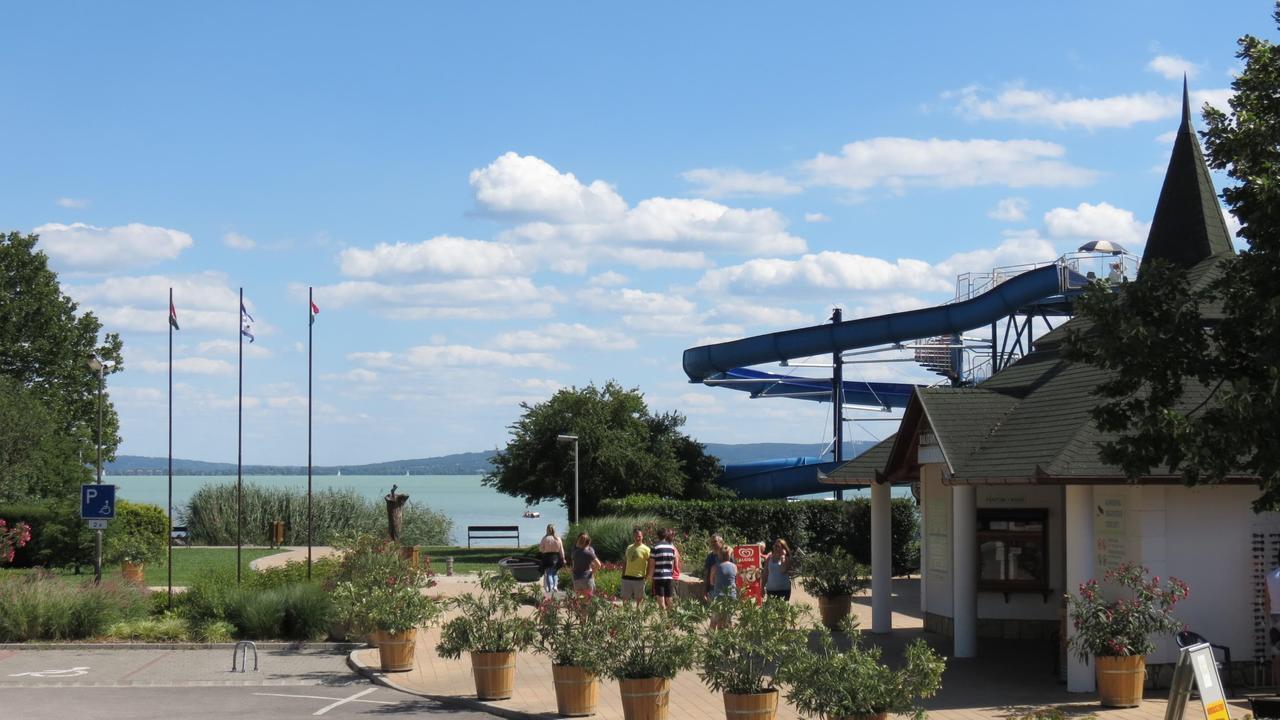 Aranymandula Apartmanok Balatonakali Exterior foto